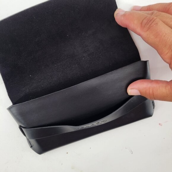 Isabel Marant Black Sunglasses Case Sleek Minimalist Design and Cleaning Cloth - Picture 4 of 4